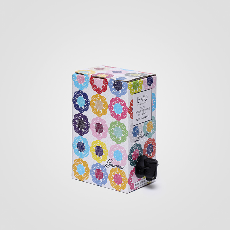 Bag in Box da 1.5 Litri Lamantea con grafica a centrini colorati per Olio EVO di Bisceglie - Royal Box
