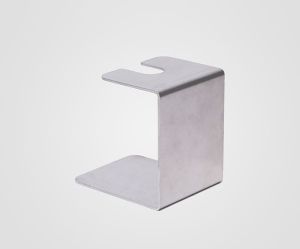 Staffa in metallo per agevolare il riempimento manuale della sacca del bag in box